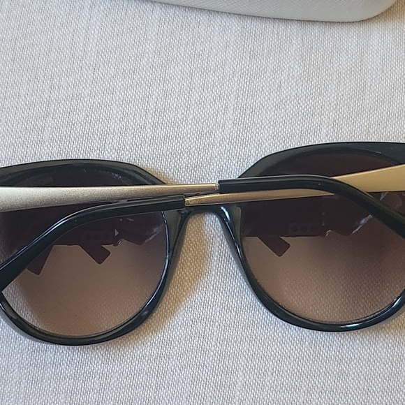 Michael Kors Cape Cod sunglasses, Model MK2078. - Picture 10 of 13